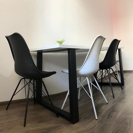 Max Apartament Appartamento Braşov Esterno foto